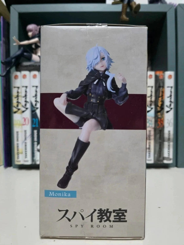 Figurine Perching Monika : Spy Classroom